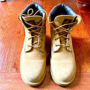 Timberland men’s size 5 M Premium Waterproof Boots